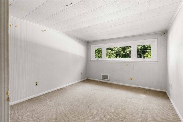 173 Florence Rd, Lowell, MA 01851