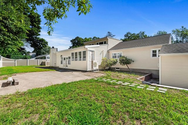 173 Florence Rd, Lowell, MA 01851