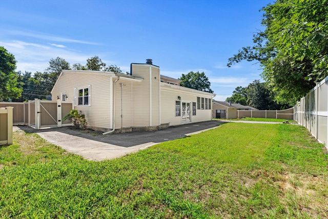 173 Florence Rd, Lowell, MA 01851
