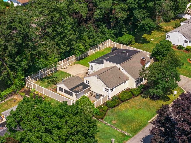 173 Florence Rd, Lowell, MA 01851