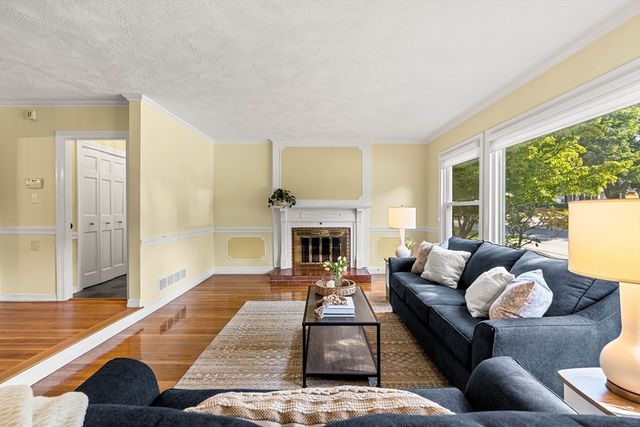 173 Florence Rd, Lowell, MA 01851