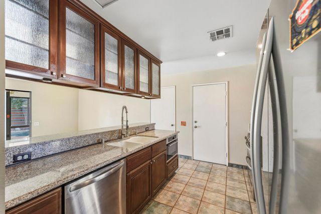 1351 E Luna Way, Palm Springs, CA 92262