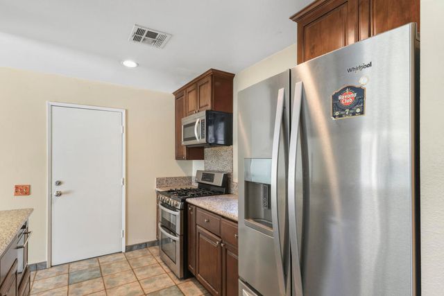 1351 E Luna Way, Palm Springs, CA 92262