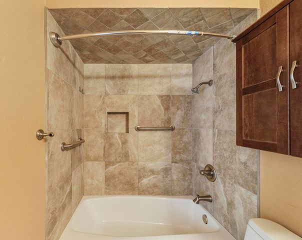 1351 E Luna Way, Palm Springs, CA 92262