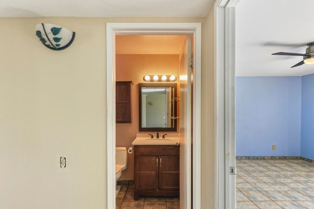 1351 E Luna Way, Palm Springs, CA 92262