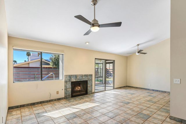 1351 E Luna Way, Palm Springs, CA 92262