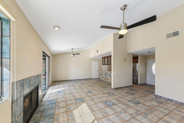 1351 E Luna Way, Palm Springs, CA 92262