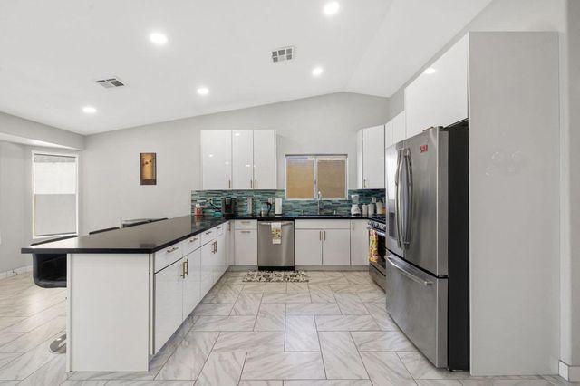 31115 Whispering Palms Trail, Cathedral City, CA 92234