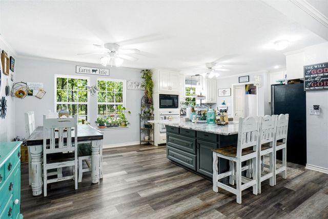 211 Spring Valley Road, Paradise, TX 76073