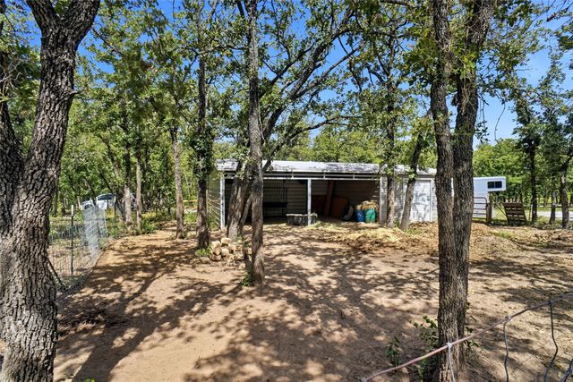 211 Spring Valley Road, Paradise, TX 76073