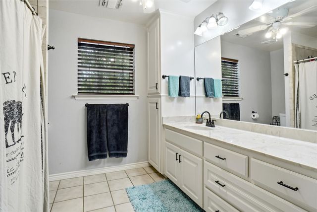 211 Spring Valley Road, Paradise, TX 76073