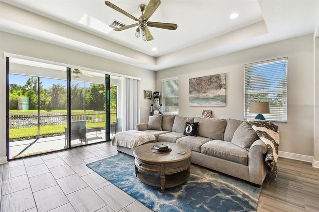 19325 HAWK VALLEY DRIVE, Tampa, FL 33647
