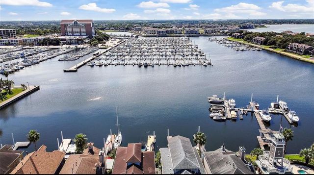 1304 Sailaway Drive, League City, TX 77573