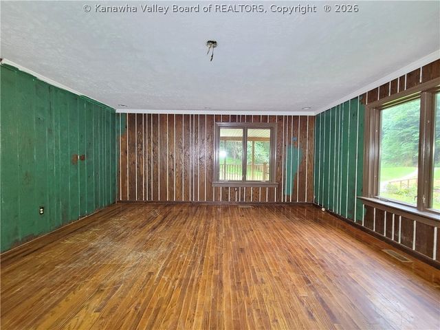 3064 Middle Fork Drive, Charleston, WV 25314