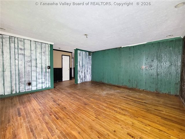 3064 Middle Fork Drive, Charleston, WV 25314