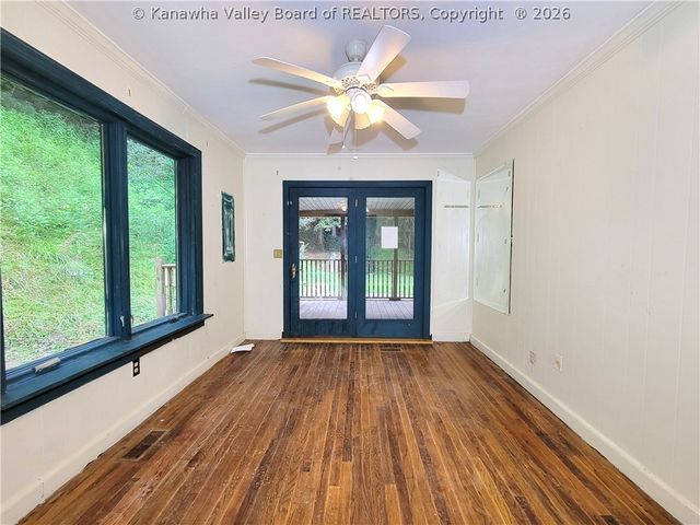 3064 Middle Fork Drive, Charleston, WV 25314