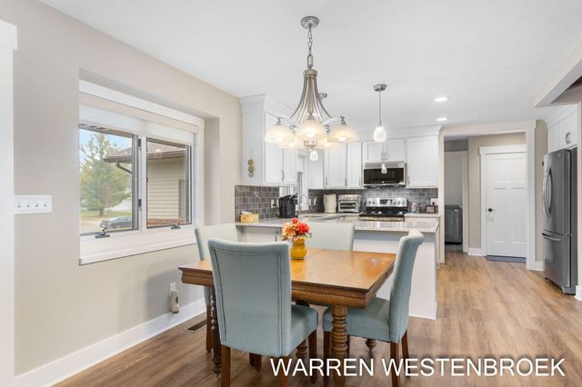 600 W Alice Avenue, Zeeland, MI 49464