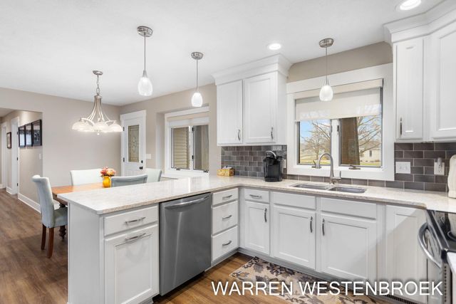 600 W Alice Avenue, Zeeland, MI 49464