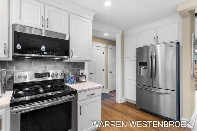 600 W Alice Avenue, Zeeland, MI 49464