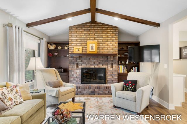 600 W Alice Avenue, Zeeland, MI 49464