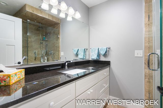 600 W Alice Avenue, Zeeland, MI 49464