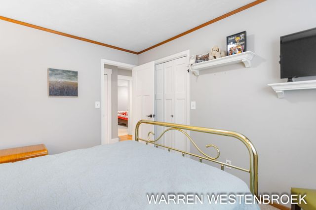 600 W Alice Avenue, Zeeland, MI 49464