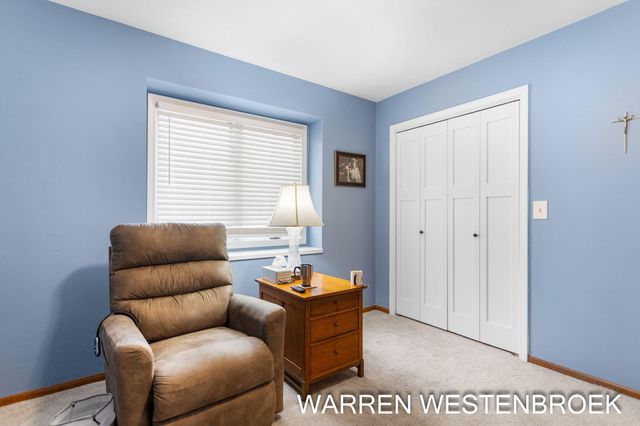 600 W Alice Avenue, Zeeland, MI 49464