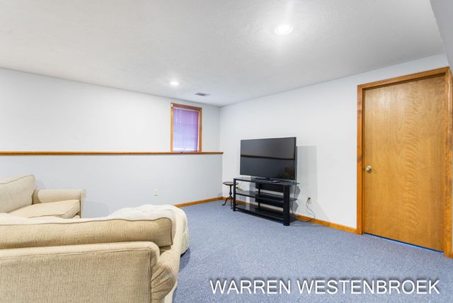 600 W Alice Avenue, Zeeland, MI 49464