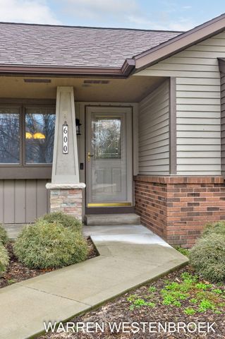 600 W Alice Avenue, Zeeland, MI 49464