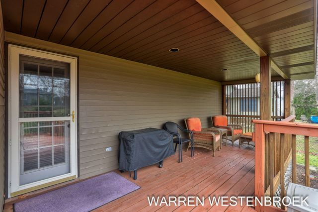 600 W Alice Avenue, Zeeland, MI 49464