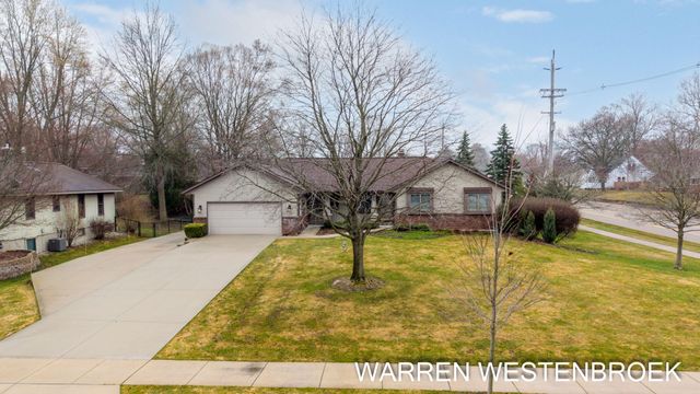 600 W Alice Avenue, Zeeland, MI 49464