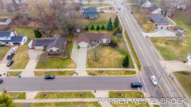 600 W Alice Avenue, Zeeland, MI 49464