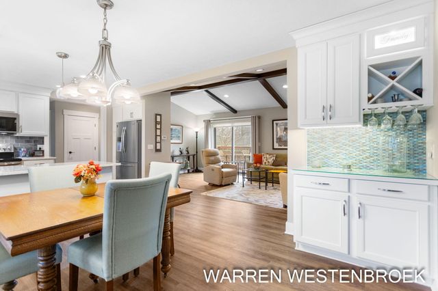 600 W Alice Avenue, Zeeland, MI 49464