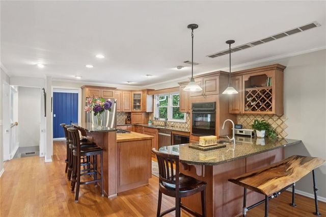 3871 Hillcrest SE Drive, Smyrna, GA 30080