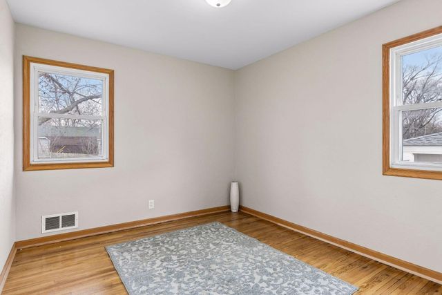 1461 Grandview Avenue E, Maplewood, MN 55109