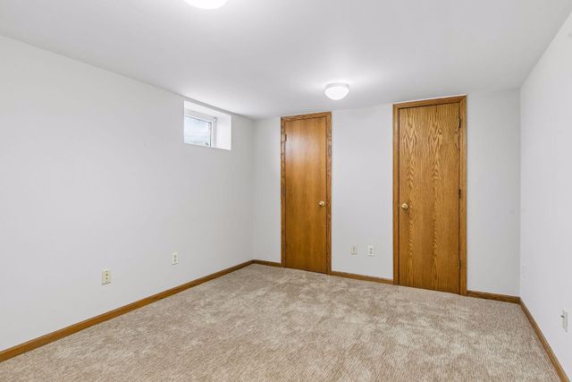 1461 Grandview Avenue E, Maplewood, MN 55109