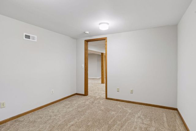 1461 Grandview Avenue E, Maplewood, MN 55109