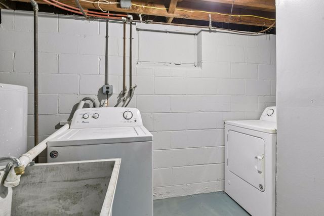 1461 Grandview Avenue E, Maplewood, MN 55109