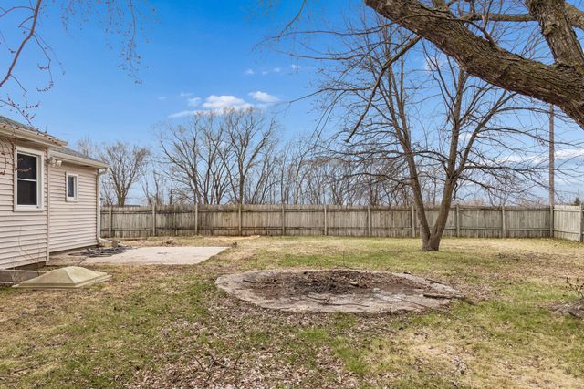 1461 Grandview Avenue E, Maplewood, MN 55109