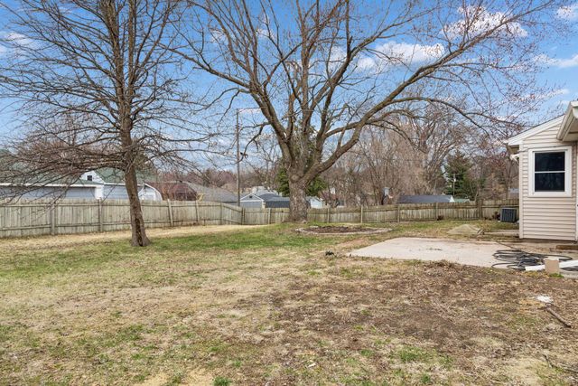 1461 Grandview Avenue E, Maplewood, MN 55109