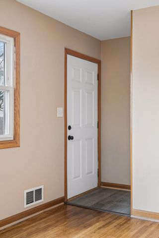 1461 Grandview Avenue E, Maplewood, MN 55109