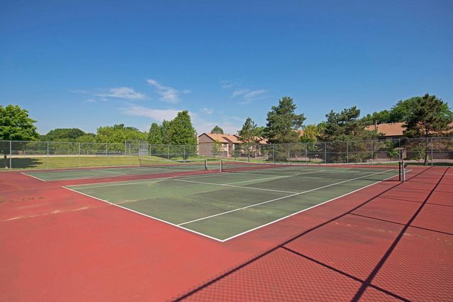 1461 Grandview Avenue E, Maplewood, MN 55109