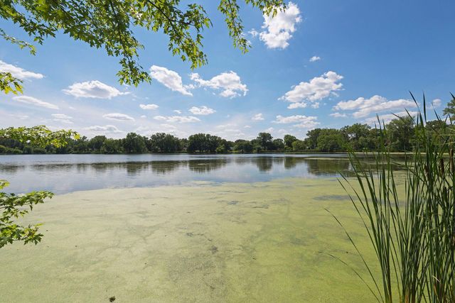 1461 Grandview Avenue E, Maplewood, MN 55109