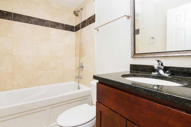 6501 N CLAREMONT Avenue G, Chicago, IL 60645