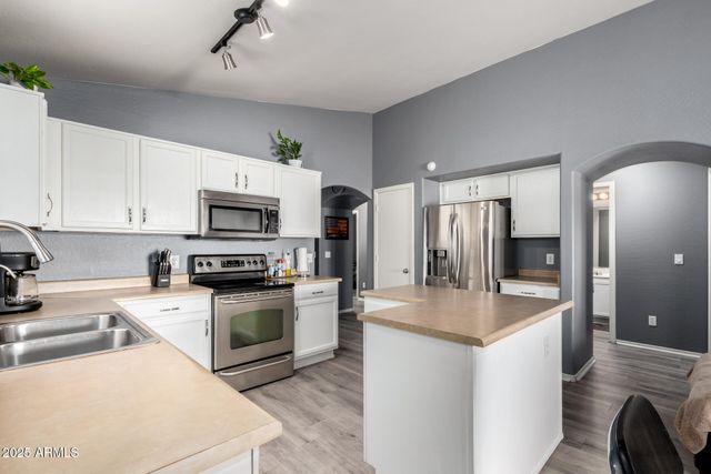 12606 W CHERRY HILLS Drive, El Mirage, AZ 85335