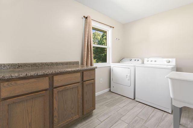 865 W 200 N, La Porte, IN 46350