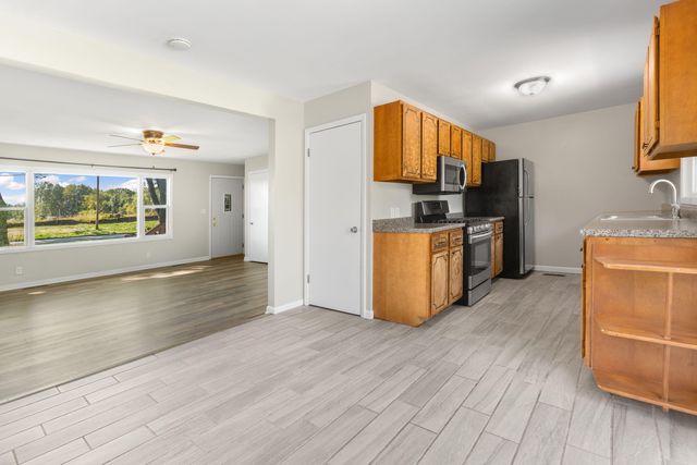 865 W 200 N, La Porte, IN 46350