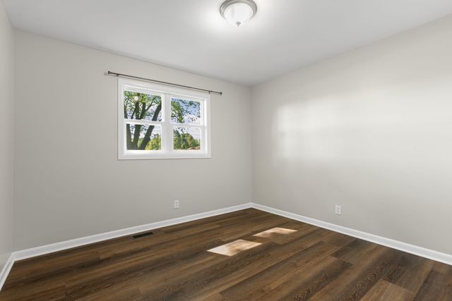 865 W 200 N, La Porte, IN 46350