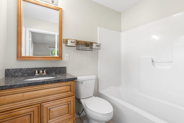 865 W 200 N, La Porte, IN 46350