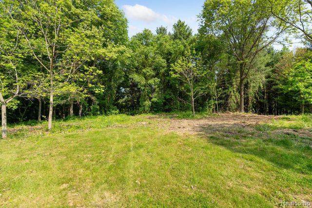 5 Donna, Dryden, MI 48428